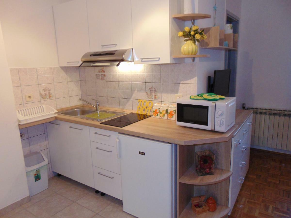 Apartments Marija Malinska Luaran gambar