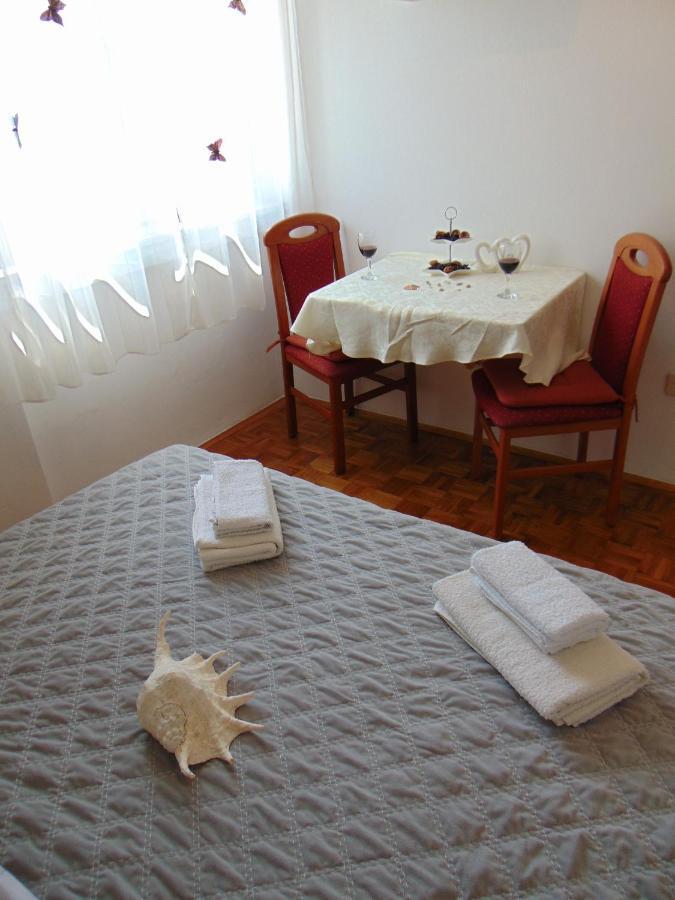 Apartments Marija Malinska Luaran gambar