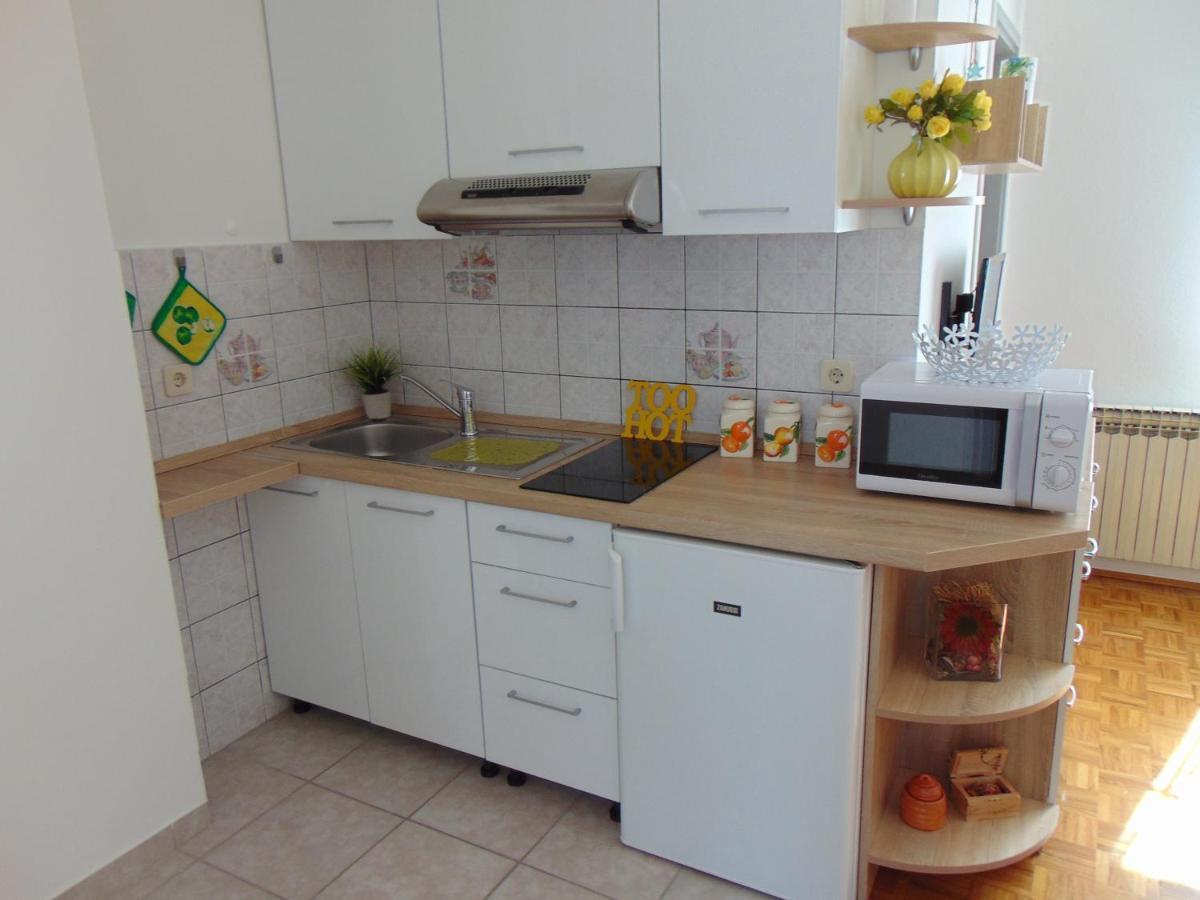 Apartments Marija Malinska Luaran gambar