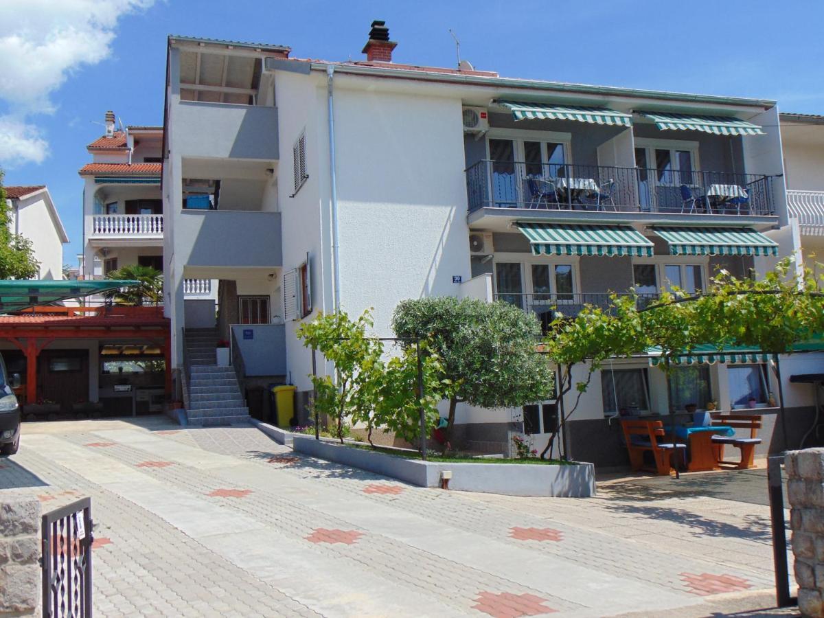 Apartments Marija Malinska Luaran gambar
