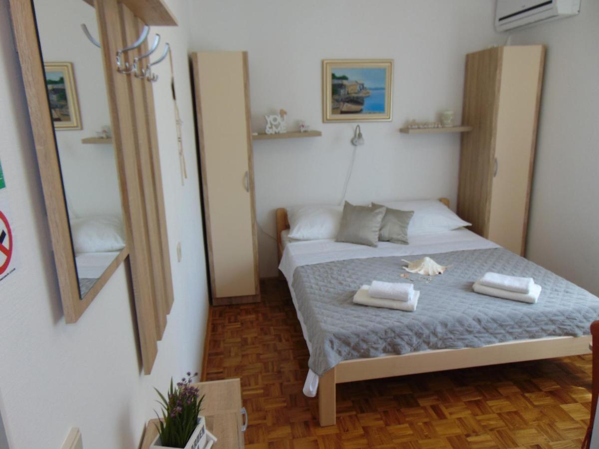 Apartments Marija Malinska Luaran gambar